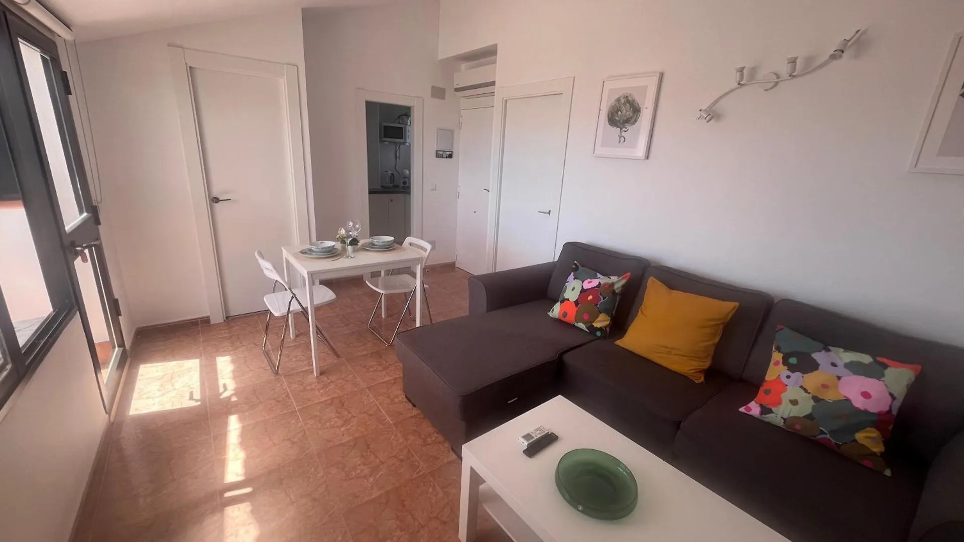 Apartmán Apartamento Lidia Planta 2, La Carihuela 1ª Linea Playa, Vistas Mar, Buhardilla 1 Dormitorio, 40 M2, 1-3 Huesped, Terraza, Wifi Torremolinos