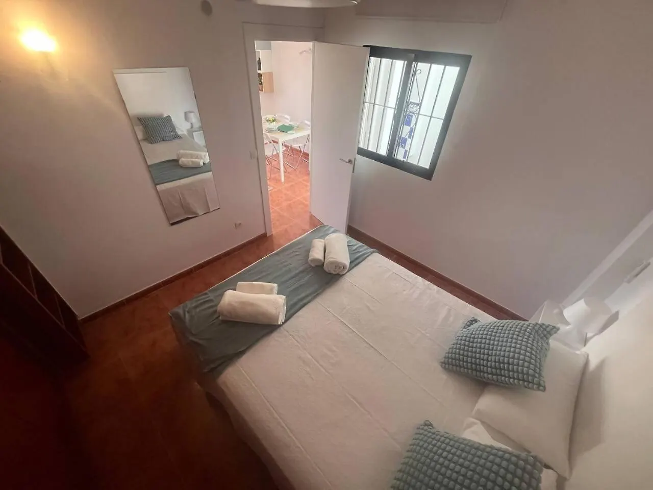 Apartamento Lidia Planta 2, La Carihuela 1ª Linea Playa, Vistas Mar, Buhardilla 1 Dormitorio, 40 M2, 1-3 Huesped, Terraza, Wifi Torremolinos