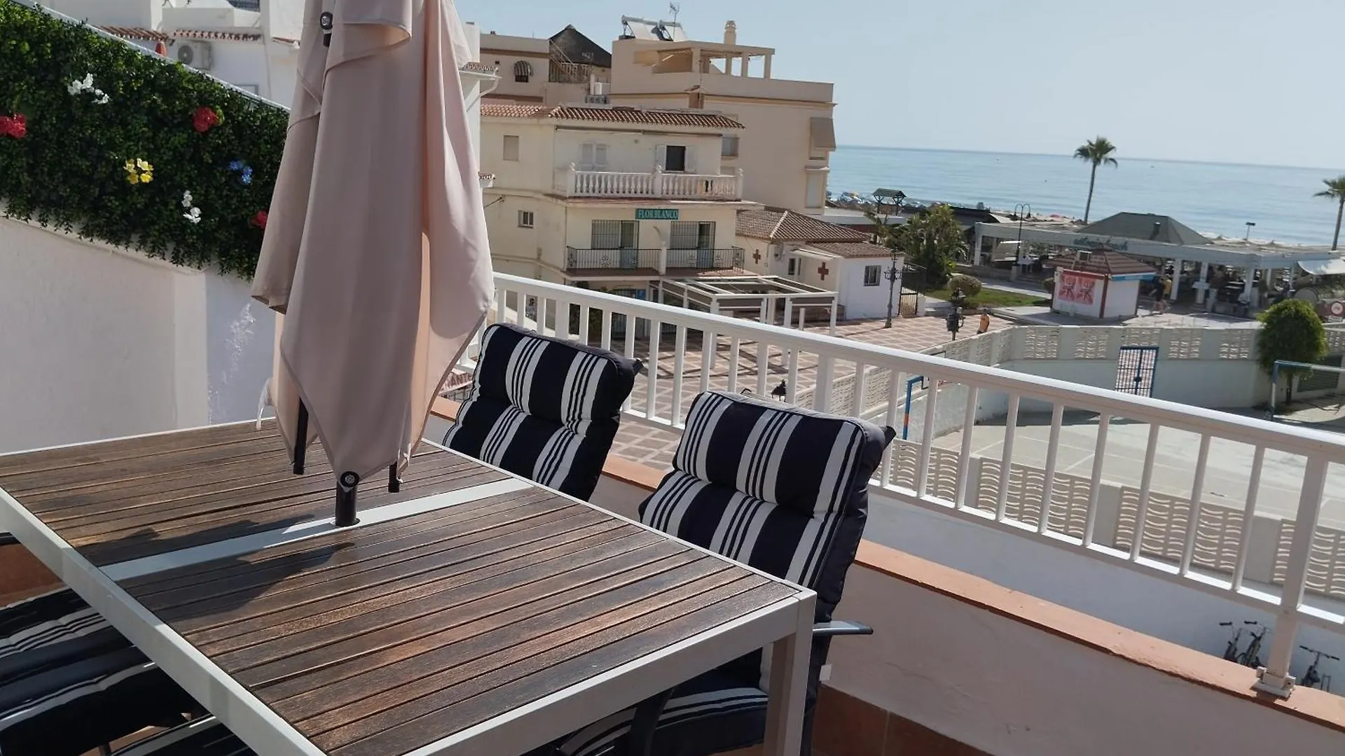 Apartmán Apartamento Lidia Planta 2, La Carihuela 1ª Linea Playa, Vistas Mar, Buhardilla 1 Dormitorio, 40 M2, 1-3 Huesped, Terraza, Wifi Torremolinos