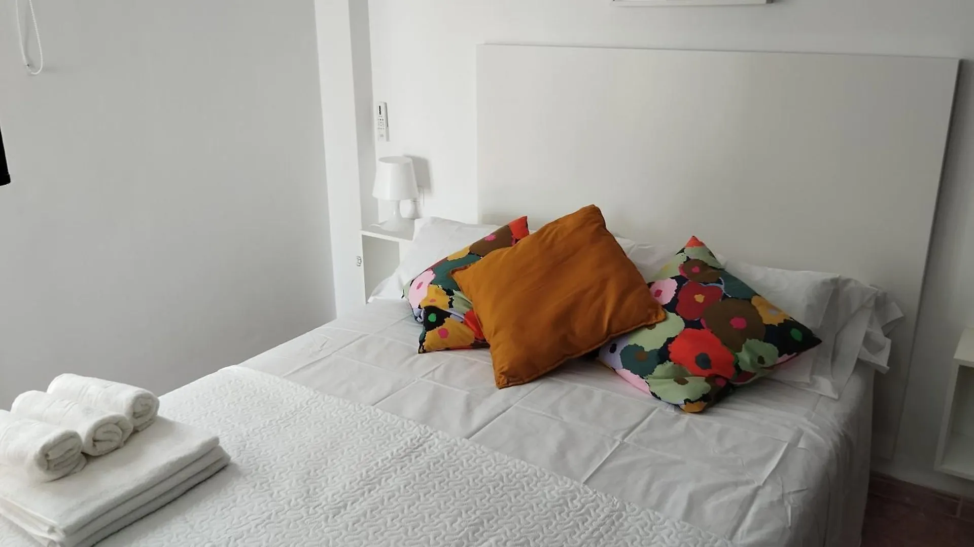 Apartamento Lidia Planta 2, La Carihuela 1ª Linea Playa, Vistas Mar, Buhardilla 1 Dormitorio, 40 M2, 1-3 Huesped, Terraza, Wifi Torremolinos Španělsko