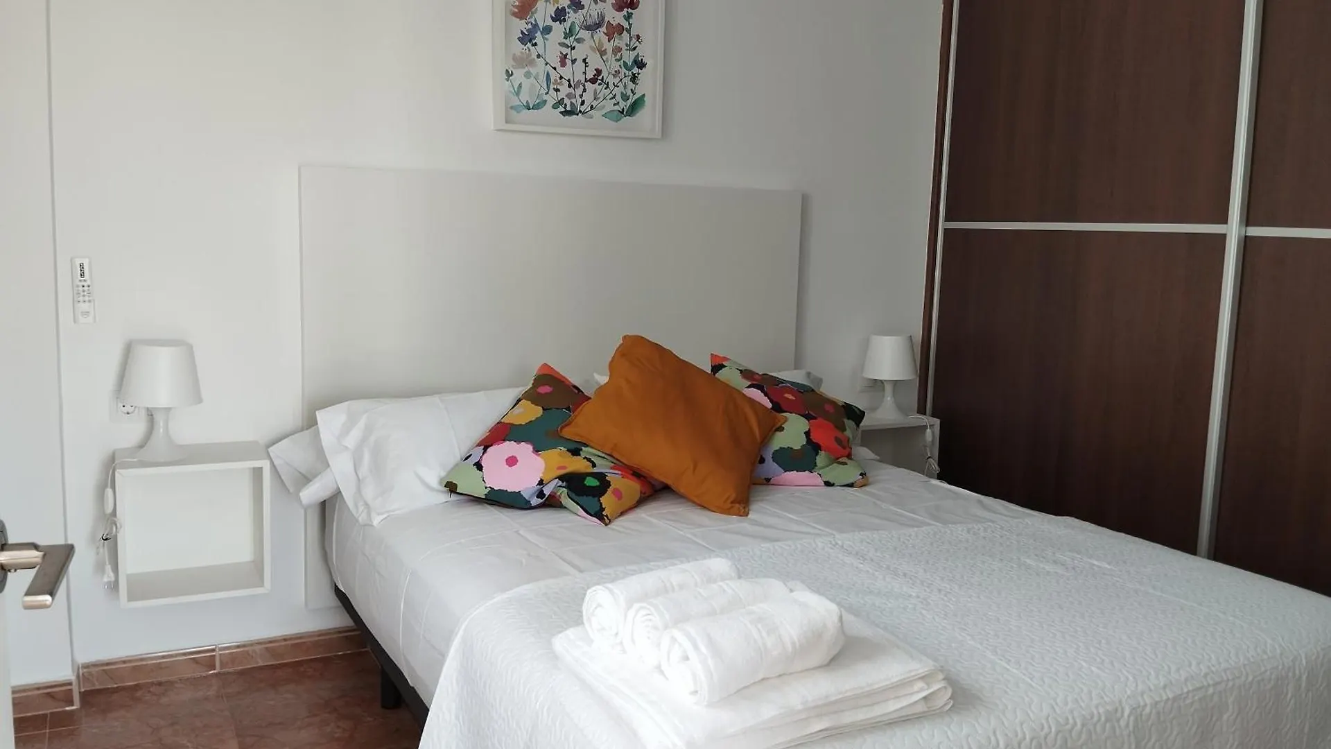 Apartamento Lidia Planta 2, La Carihuela 1ª Linea Playa, Vistas Mar, Buhardilla 1 Dormitorio, 40 M2, 1-3 Huesped, Terraza, Wifi Torremolinos